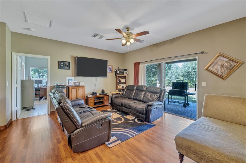 Image 19 of 22 For 2141 54th Ave