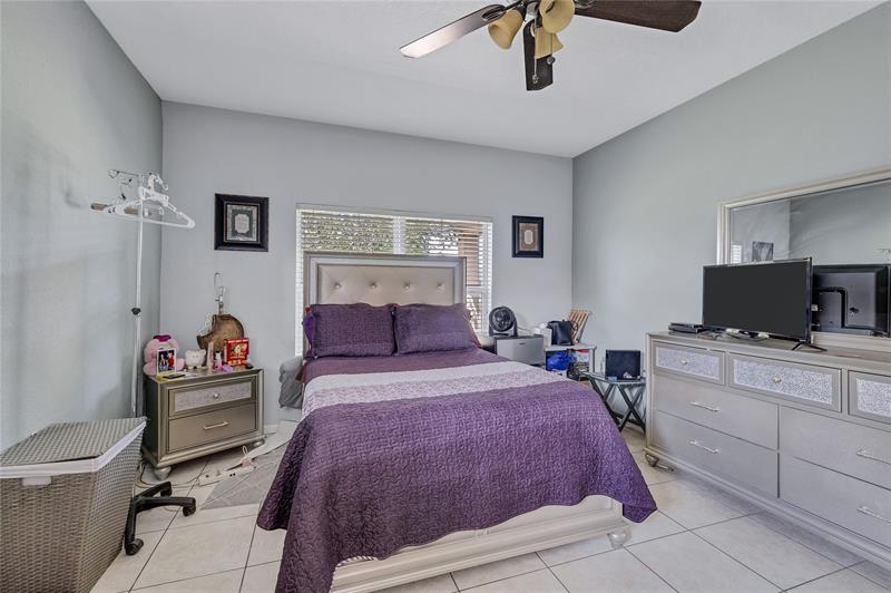 Image 9 of 22 For 2141 54th Ave