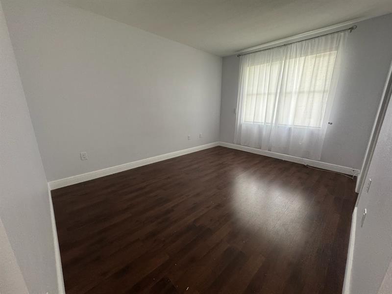 Image 4 of 21 For 922 134th Ave