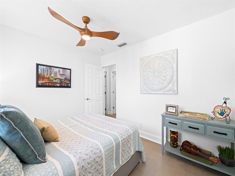 Image 20 of 28 For 812 26th St  