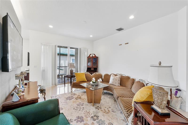 Image 12 of 36 For 7940 Exeter Circle  201