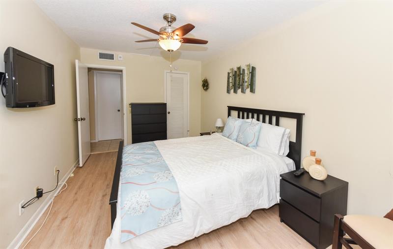 Image 15 of 28 For 3026 Newport H  3026