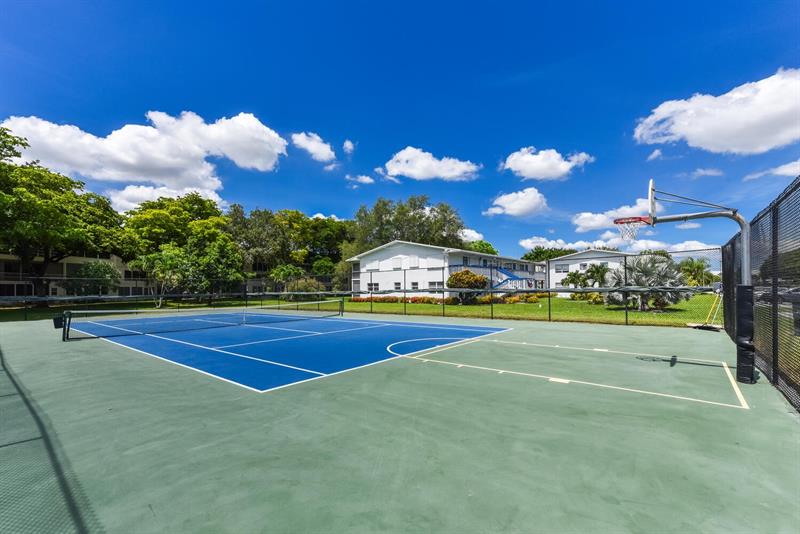 Image 27 of 28 For 3026 Newport H  3026