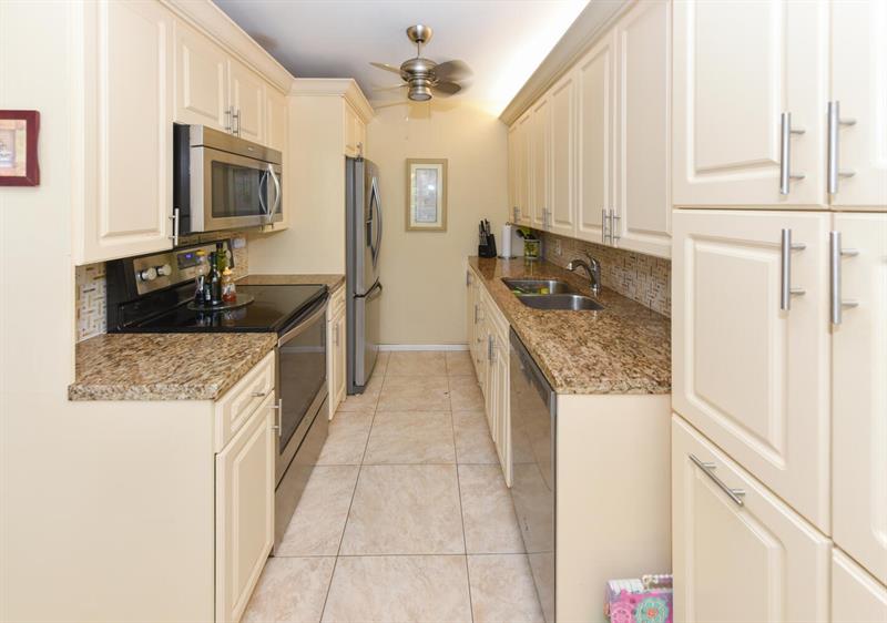 Image 6 of 28 For 3026 Newport H  3026