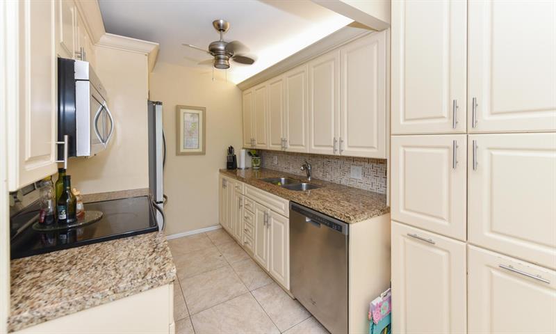 Image 8 of 28 For 3026 Newport H  3026
