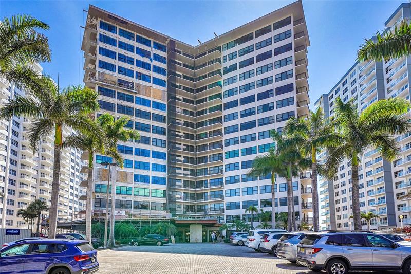 Image 12 of 21 For 3800 Galt Ocean Dr  204