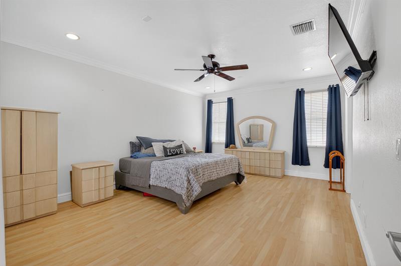 Image 21 of 41 For 616 25th Ave  616