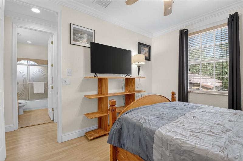 Image 23 of 41 For 616 25th Ave  616