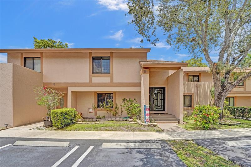 Image 3 of 66 For 11 Chestnut Cir  11