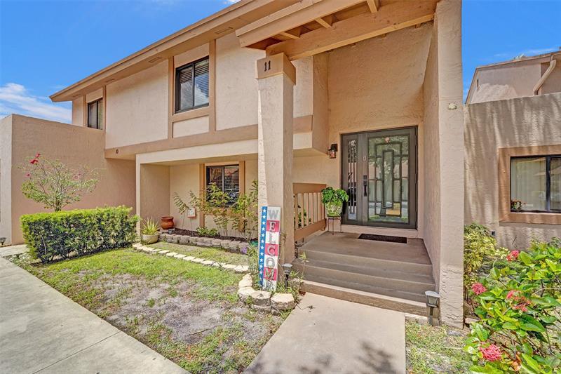 Image 4 of 66 For 11 Chestnut Cir  11