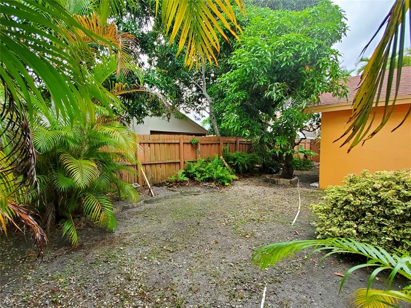 Image 17 of 25 For 11300 154th St