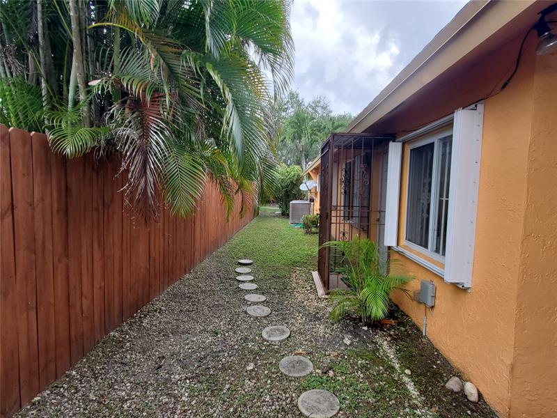 Image 19 of 25 For 11300 154th St