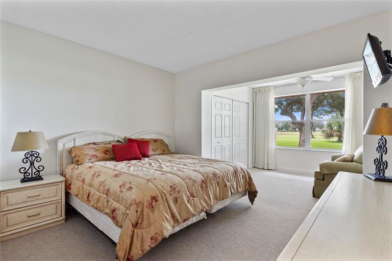 Image 16 of 19 For 3753 Oaks Clubhouse Dr  3753