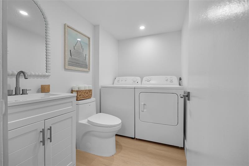 Image 15 of 51 For 9135a 20th Pl