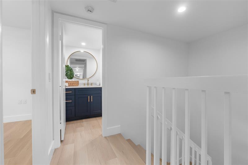 Image 21 of 51 For 9135a 20th Pl