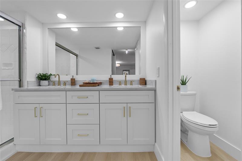 Image 23 of 51 For 9135a 20th Pl