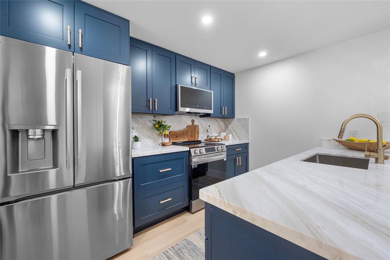 Image 3 of 51 For 9135a 20th Pl