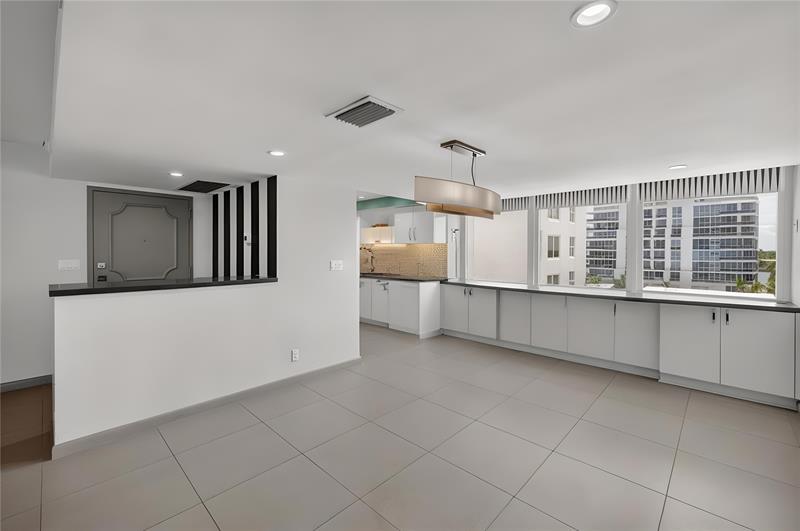 Image 16 of 55 For 777 Bayshore Dr  701