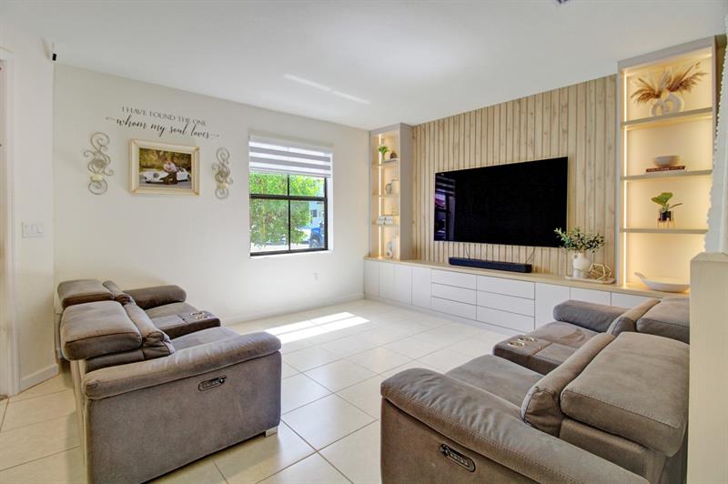 Image 7 of 55 For 10956 32nd Ln  10956