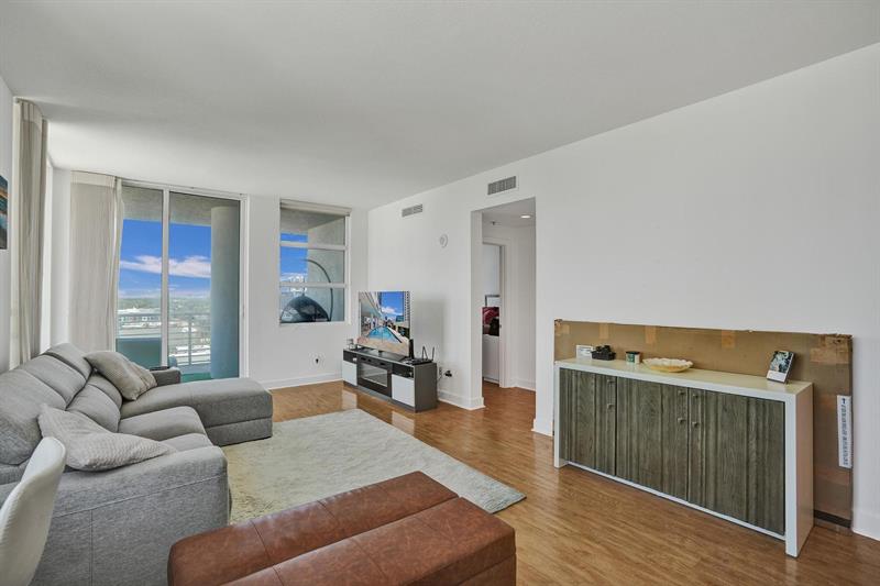 Image 16 of 49 For 315 3rd Ave  1201