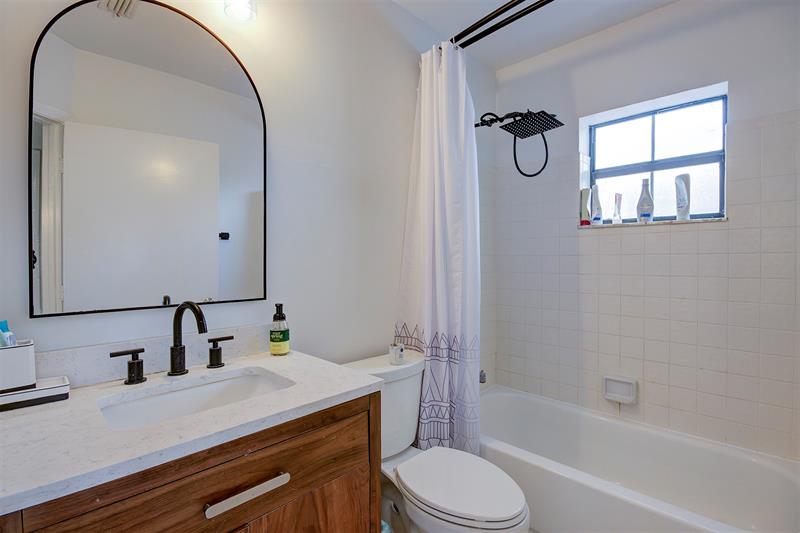 Image 16 of 25 For 5406 Venetia Ct  F