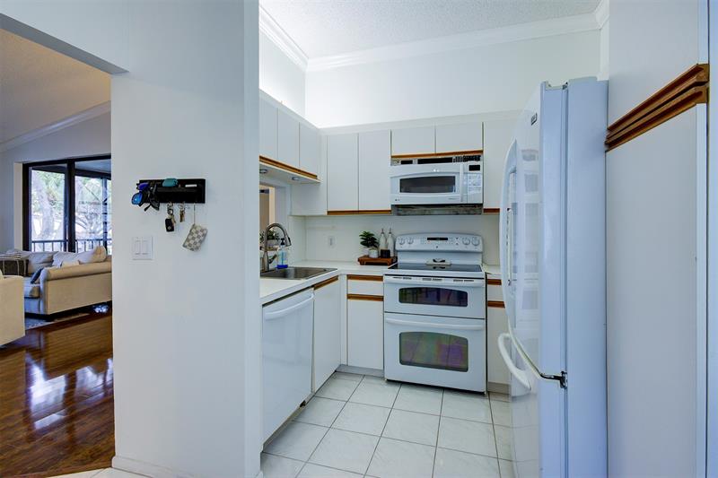 Image 5 of 25 For 5406 Venetia Ct  F