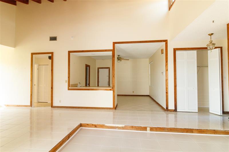 Image 15 of 34 For 8197 Royal Palm Ct
