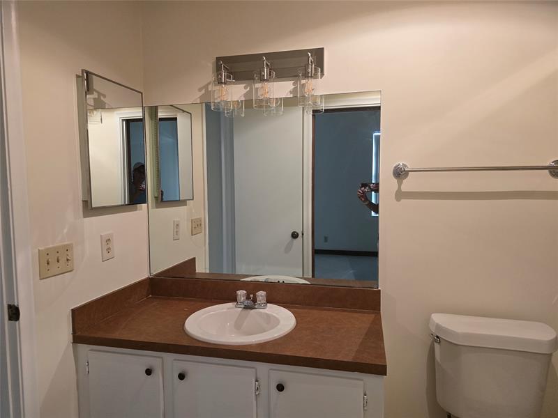 Image 23 of 34 For 8197 Royal Palm Ct