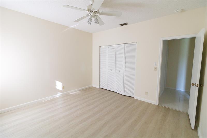 Image 26 of 34 For 8197 Royal Palm Ct