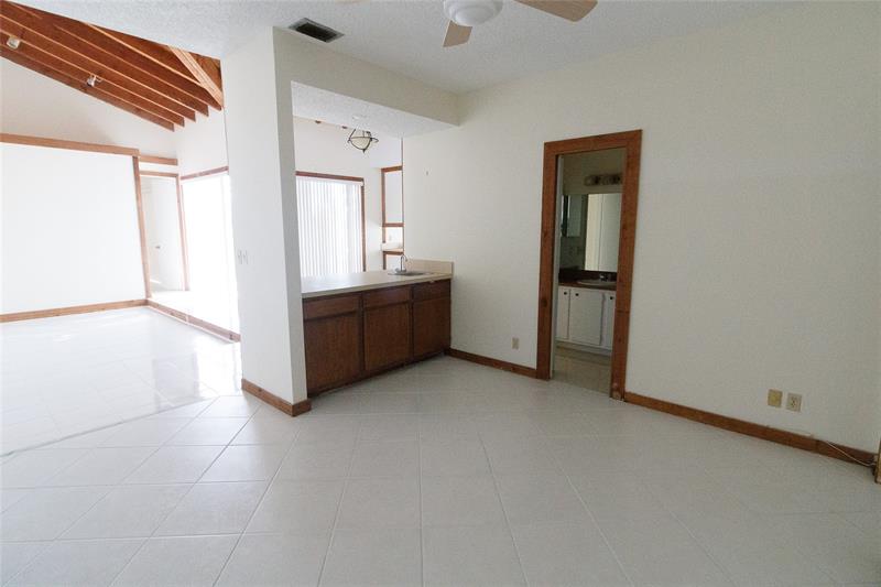 Image 28 of 34 For 8197 Royal Palm Ct