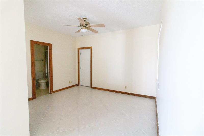 Image 29 of 34 For 8197 Royal Palm Ct