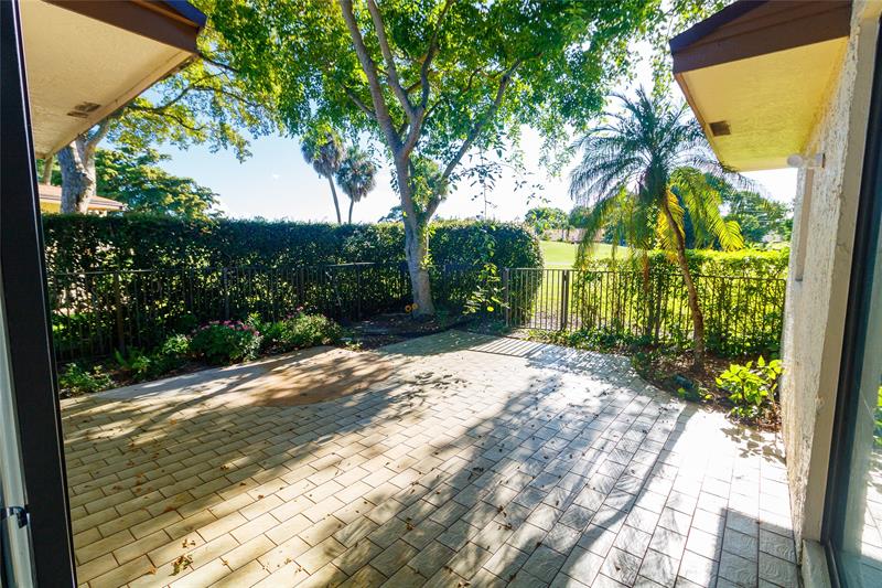 Image 30 of 34 For 8197 Royal Palm Ct