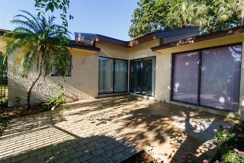 Image 33 of 34 For 8197 Royal Palm Ct