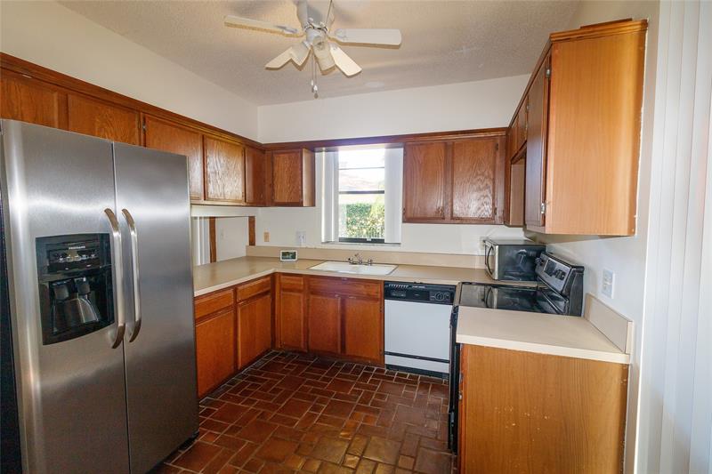 Image 9 of 34 For 8197 Royal Palm Ct