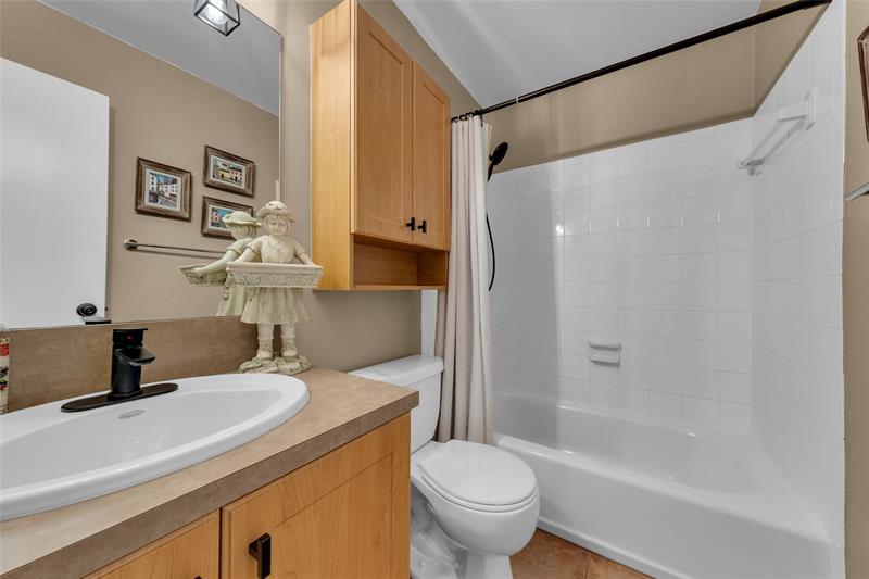 Image 23 of 26 For 1276 113th Ter  203
