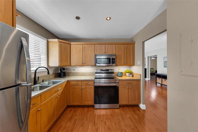 Image 7 of 26 For 1276 113th Ter  203