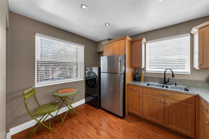 Image 9 of 26 For 1276 113th Ter  203