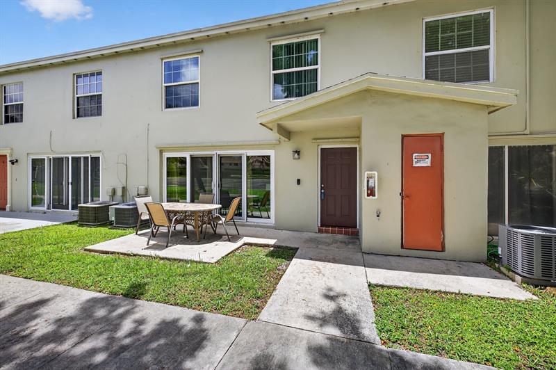 Details for 5850 57th Ave  5, Tamarac, FL 33319