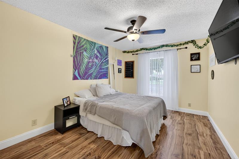Image 21 of 32 For 5850 57th Ave  5
