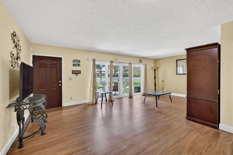 Image 4 of 32 For 5850 57th Ave  5