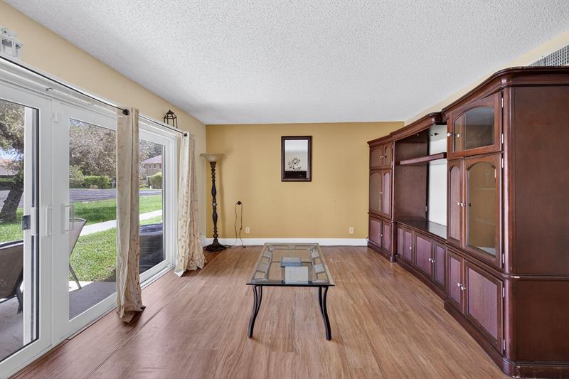 Image 6 of 32 For 5850 57th Ave  5