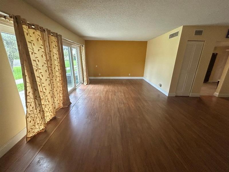 Image 7 of 32 For 5850 57th Ave  5