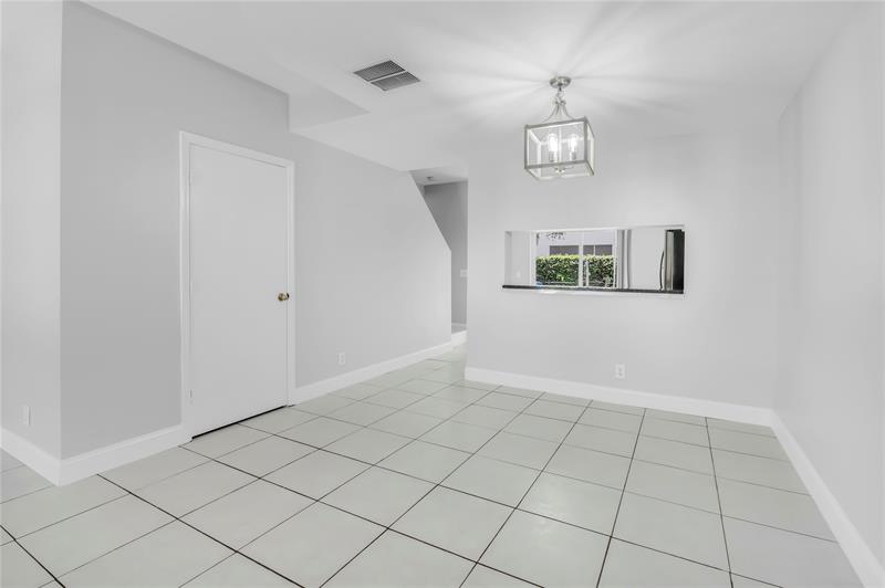 Image 10 of 35 For 9968 57th Manor  129