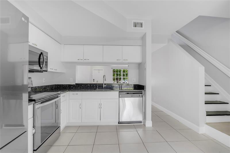 Image 14 of 35 For 9968 57th Manor  129