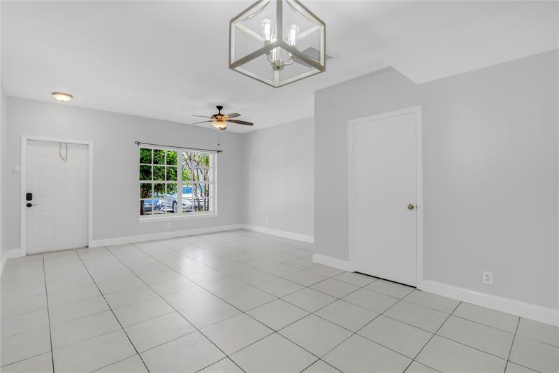 Image 16 of 35 For 9968 57th Manor  129