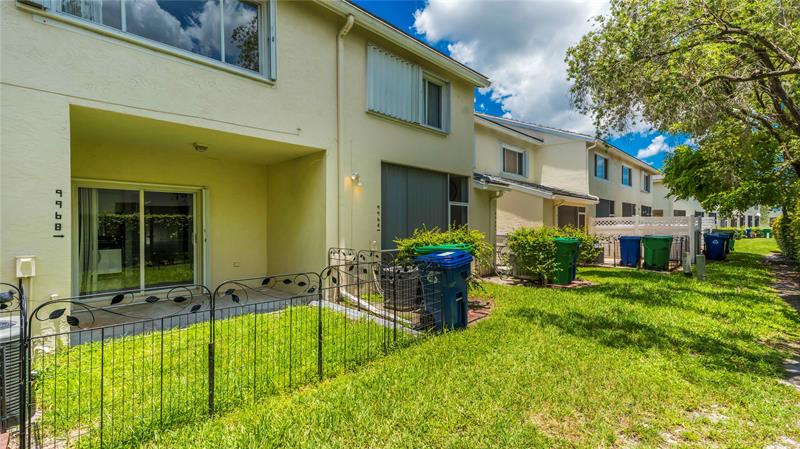 Image 20 of 35 For 9968 57th Manor  129
