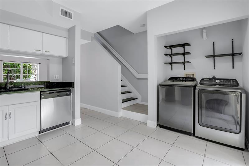 Image 8 of 35 For 9968 57th Manor  129