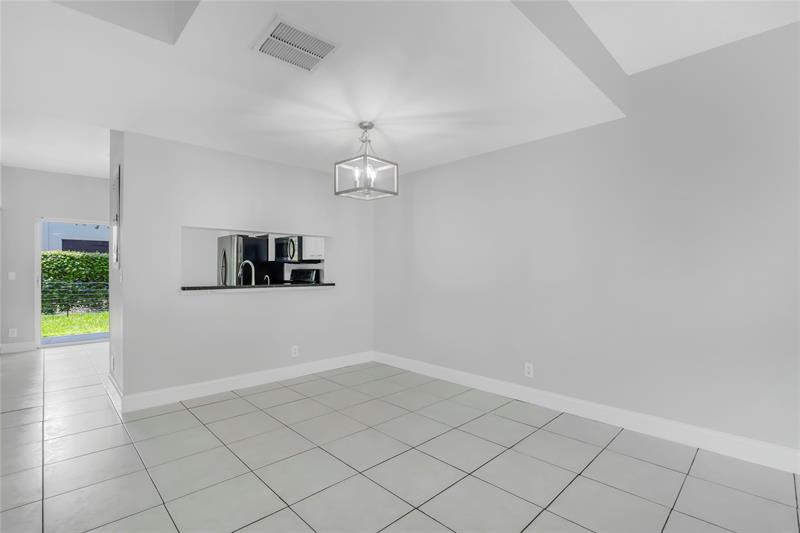 Image 9 of 35 For 9968 57th Manor  129