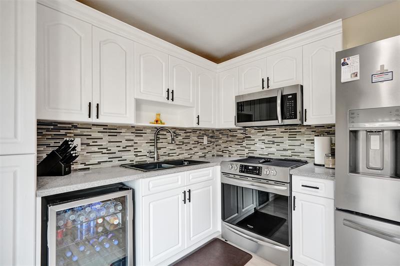 Image 11 of 77 For 11103 37th St