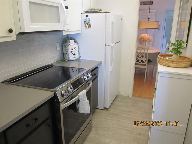 Image 12 of 31 For 743 Riverside Dr  4b